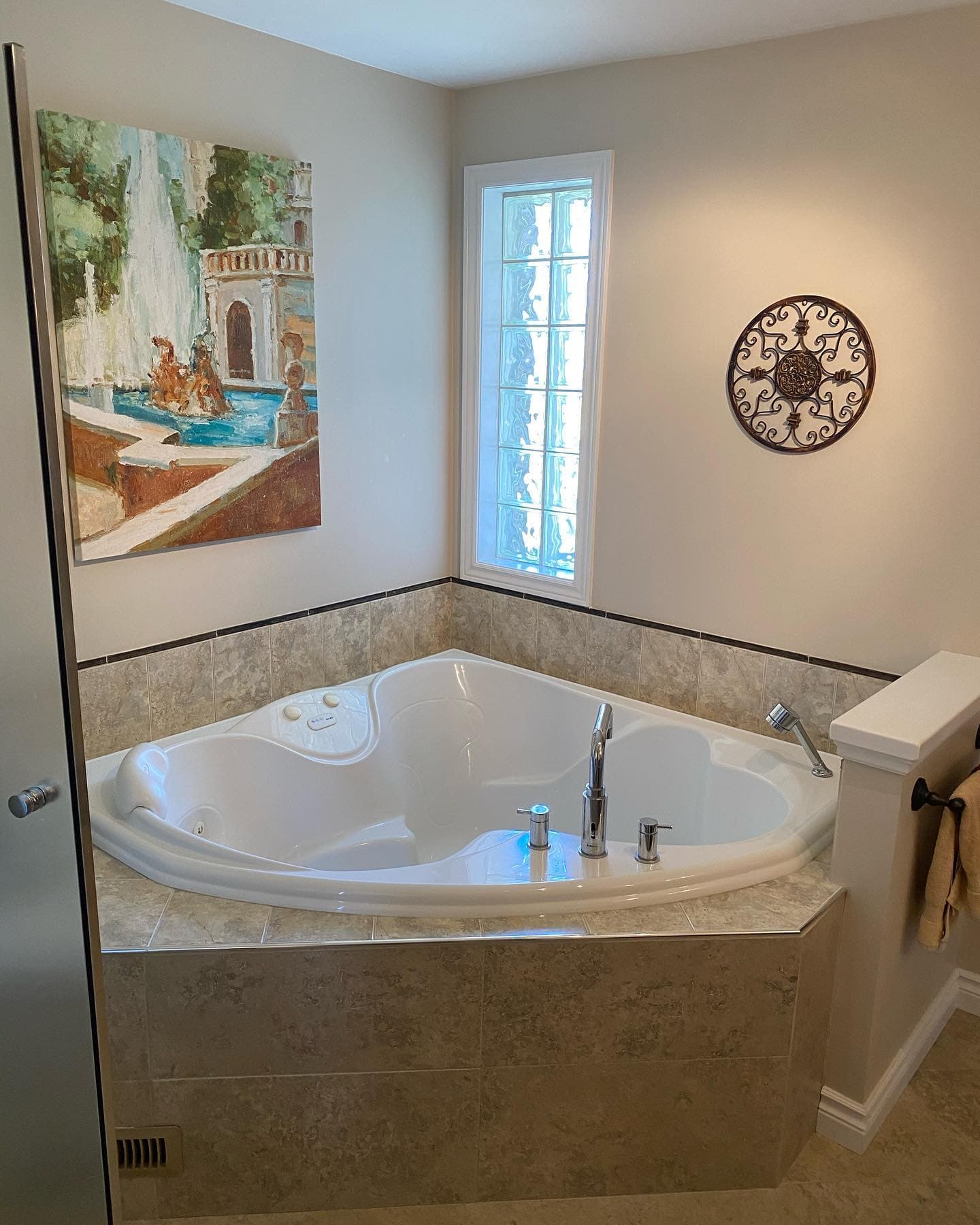 King City Spa Bathroom